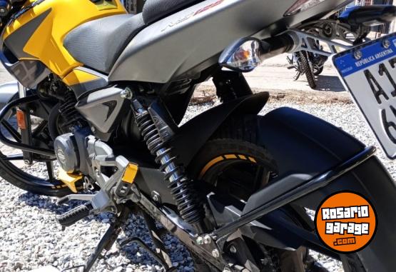 Motos - Bajaj Rouser NS 125 2023 Nafta 8000Km - En Venta