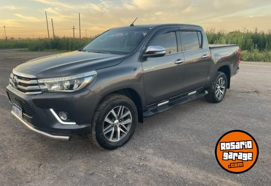 Camionetas - Toyota Hilux SRX 2016 Diesel 180000Km - En Venta