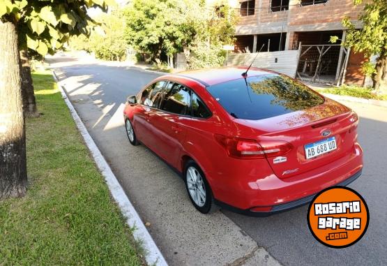 Autos - Ford Focus. S 4ptas. Motor1.6 2017 Nafta 30700Km - En Venta