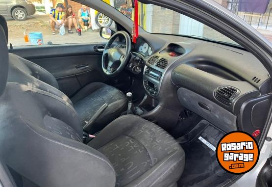 Autos - Peugeot 206 2005 Nafta 140000Km - En Venta