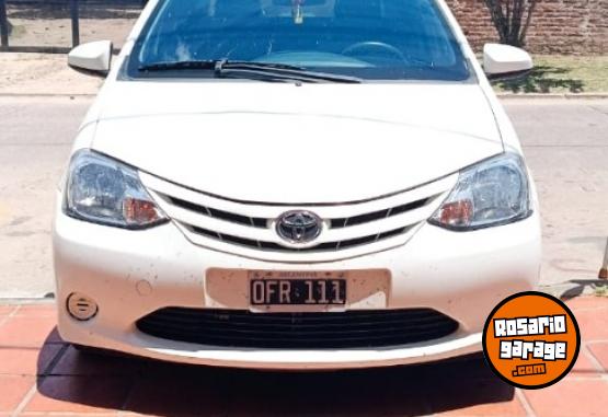 Autos - Toyota ETIOS 2014 Nafta 102000Km - En Venta