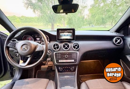 Autos - Mercedes Benz A200 2017 Nafta 123000Km - En Venta