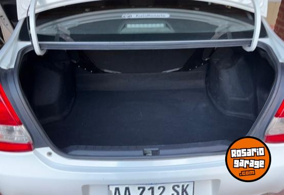 Autos - Toyota ETIOS XS 2016 Nafta 138000Km - En Venta