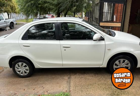 Autos - Toyota ETIOS XS 2016 Nafta 138000Km - En Venta