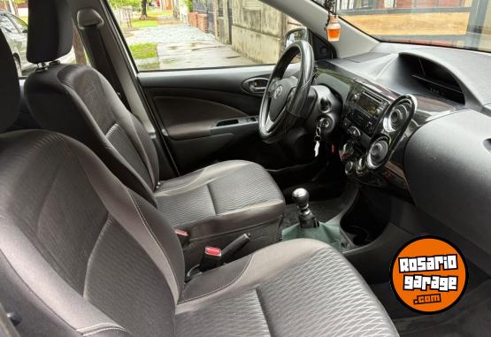 Autos - Toyota ETIOS XS 2016 Nafta 138000Km - En Venta