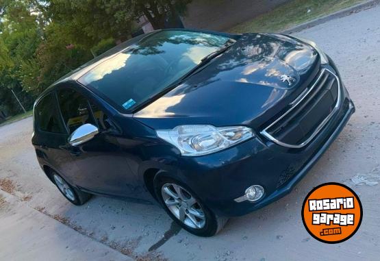 Autos - Peugeot 208 2015 Nafta 102000Km - En Venta