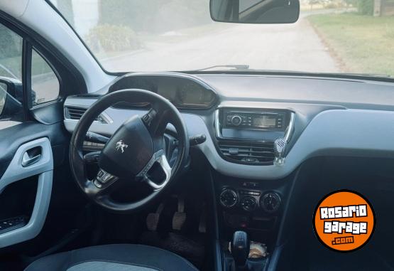 Autos - Peugeot 208 2015 Nafta 102000Km - En Venta