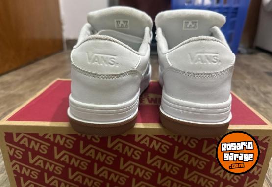 Indumentaria - Vans blancas  impecables - En Venta