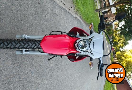 Motos - Honda Tornado 2023 Nafta 8Km - En Venta