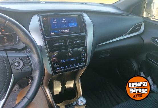 Autos - Toyota Yariz 2019 GNC 120000Km - En Venta