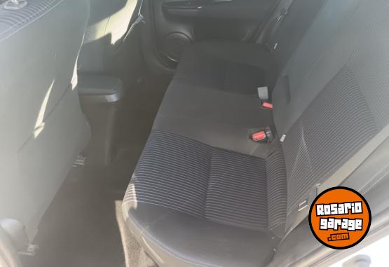 Autos - Toyota Yariz 2019 GNC 120000Km - En Venta