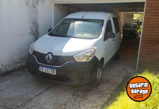 Utilitarios - Renault KANGOO 2020 Nafta 105000Km - En Venta