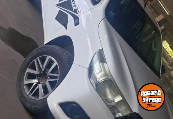 Camionetas - Toyota HILUX DC 4X2 TDI 6MT 2016 Diesel 154000Km - En Venta