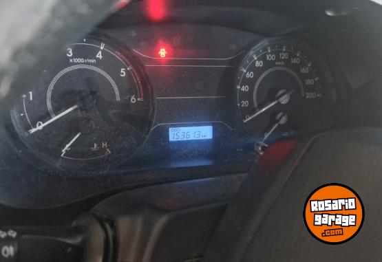 Camionetas - Toyota HILUX DC 4X2 TDI 6MT 2016 Diesel 154000Km - En Venta