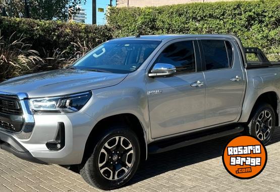 Camionetas - Toyota Hilux 4x4 sRX MT 2022 Diesel 41000Km - En Venta