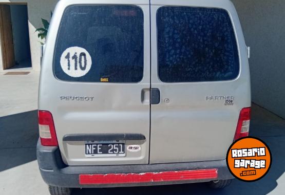 Utilitarios - Peugeot PARNERT CONFORD HDI 2013 Diesel 240000Km - En Venta