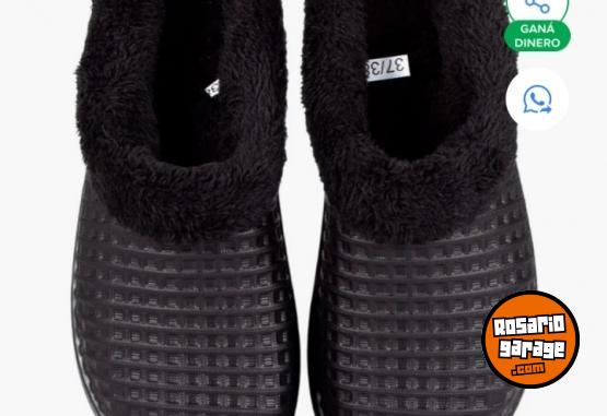 Indumentaria - Pantuflas gomon con peluche abrigada Nro 39 - En Venta