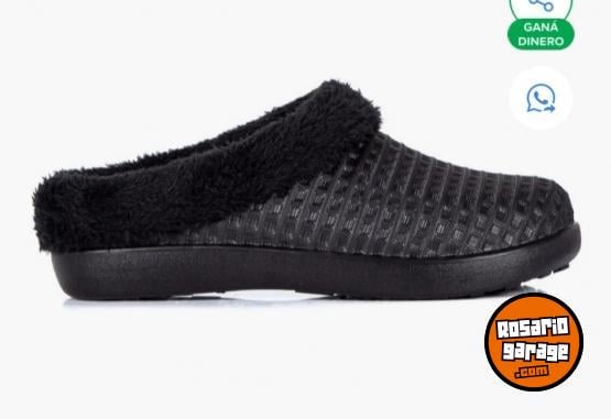 Indumentaria - Pantuflas gomon con peluche abrigada Nro 39 - En Venta