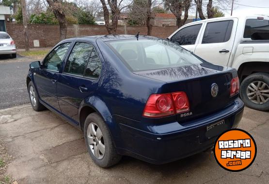 Autos - Volkswagen Bora 2.0 2011 Nafta 200000Km - En Venta