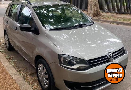 Autos - Volkswagen SURAN Confortline 2011 Nafta 152000Km - En Venta