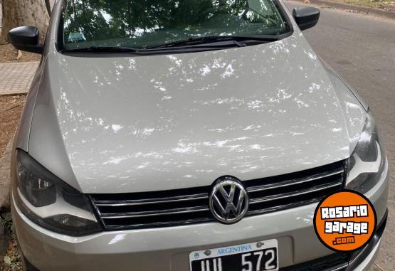 Autos - Volkswagen SURAN Confortline 2011 Nafta 152000Km - En Venta