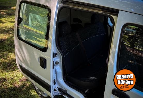 Utilitarios - Renault Kangoo 2015 GNC 133000Km - En Venta