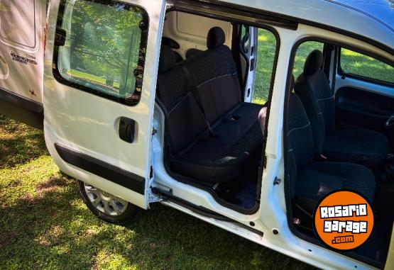 Utilitarios - Renault Kangoo 2015 GNC 133000Km - En Venta