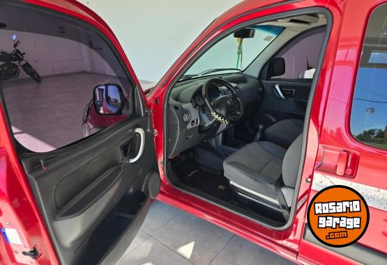 Utilitarios - Peugeot Partner patagonia 2012 Diesel 147000Km - En Venta