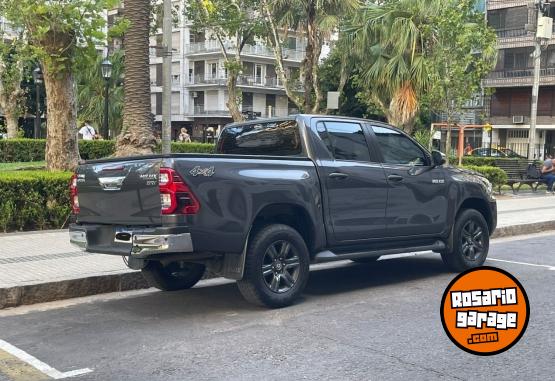 Camionetas - Toyota HILUX 2023 Diesel 50000Km - En Venta