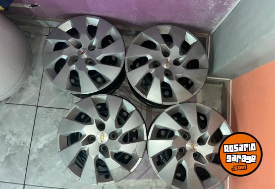Accesorios para Autos - Llantas Chevrolet ónix 15 - En Venta