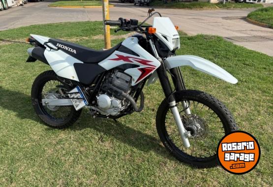 Motos - Honda TORNADO XR 250 2018 Nafta 8400Km - En Venta