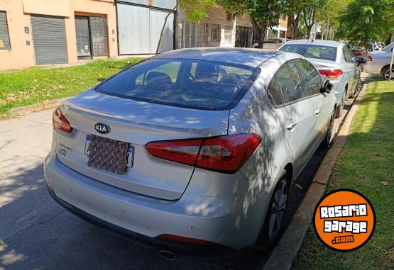 Autos - Kia CERATO 1.6 2016 Nafta 129000Km - En Venta
