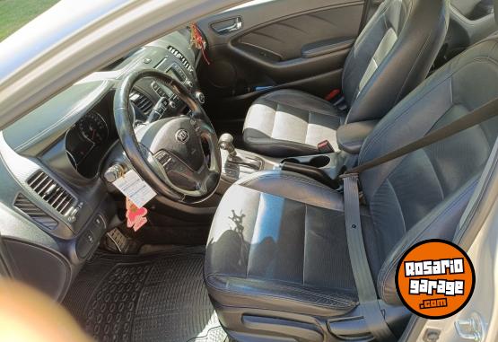 Autos - Kia CERATO 1.6 2016 Nafta 129000Km - En Venta