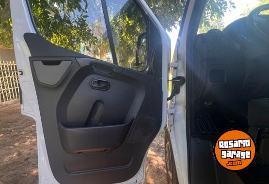 Utilitarios - Renault Master L1 H1 AA 2014 Diesel 240000Km - En Venta