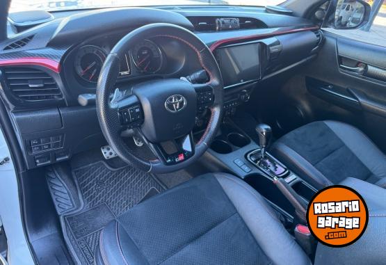 Camionetas - Toyota Hilux GR-SPORT 2024 Diesel 58000Km - En Venta