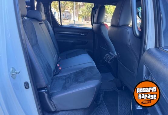 Camionetas - Toyota Hilux GR-SPORT 2024 Diesel 58000Km - En Venta