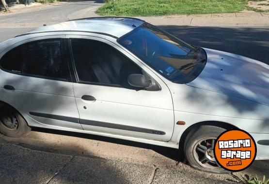 Autos - Renault Megane 1999 GNC 111111Km - En Venta