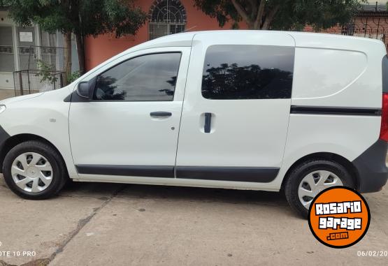 Utilitarios - Renault KANGOO II CONFORT 1.6 2021 Nafta 67000Km - En Venta