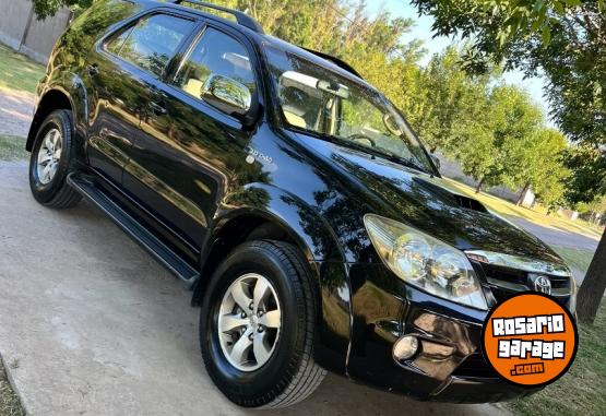 Camionetas - Toyota Hilux sw4 4x4 cuero 2007 Diesel 290000Km - En Venta