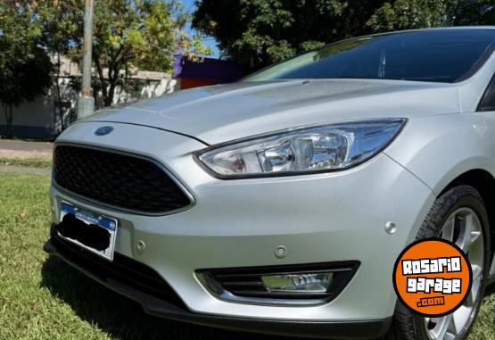 Autos - Ford Focus Se plus 2018 Nafta 94700Km - En Venta