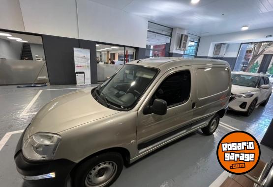 Utilitarios - Peugeot Partner 2014 Diesel 169000Km - En Venta
