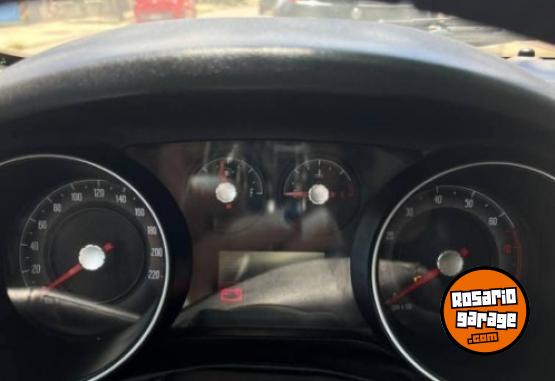 Autos - Fiat Linea full 2015 Nafta 120000Km - En Venta