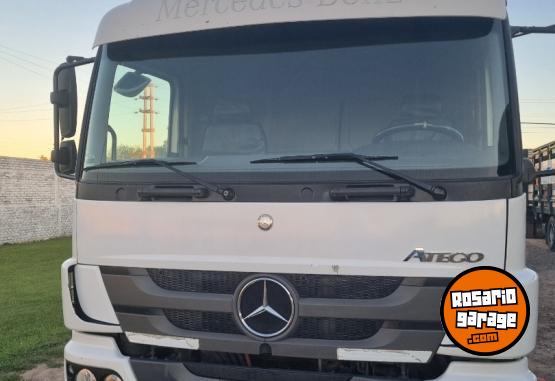 Camiones y Gr�as - MB ATEGO 1725 - En Venta