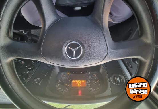 Camiones y Gr�as - MB ATEGO 1725 - En Venta