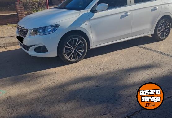 Autos - Peugeot 301 Allure plus 2017 Nafta 92700Km - En Venta