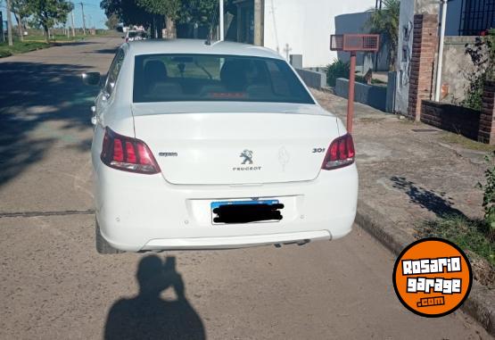 Autos - Peugeot 301 Allure plus 2017 Nafta 92700Km - En Venta