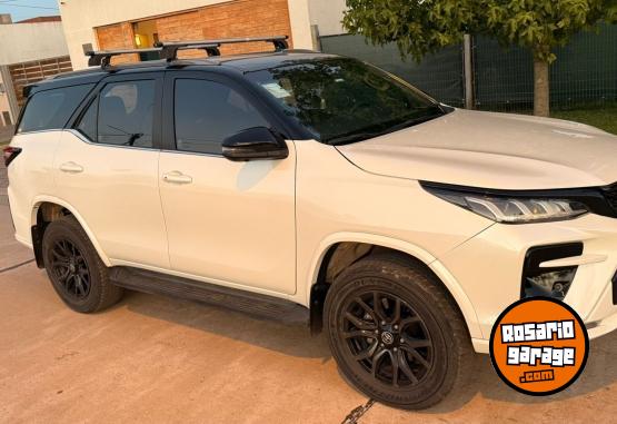 Camionetas - Toyota HILUX SW4 2.8 TDI - GR 2022 Nafta 75000Km - En Venta