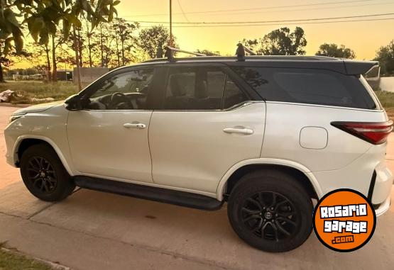 Camionetas - Toyota HILUX SW4 2.8 TDI - GR 2022 Nafta 75000Km - En Venta