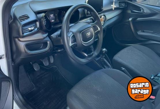 Autos - Fiat Cronos 2024 GNC 62000Km - En Venta