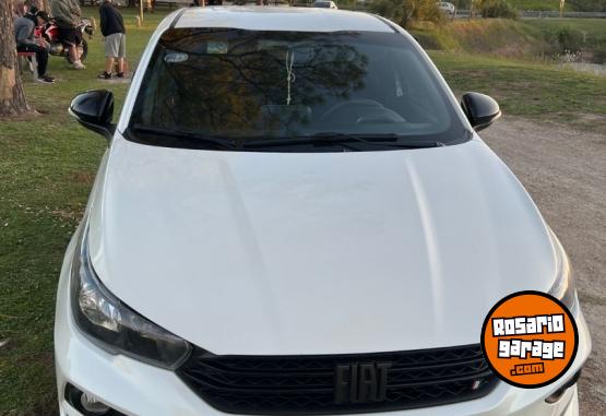 Autos - Fiat Cronos 2024 GNC 62000Km - En Venta
